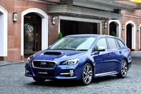 待った、待った・・・SUBARUレヴォーグ