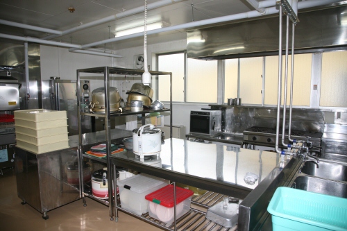 前沢保育園　厨房